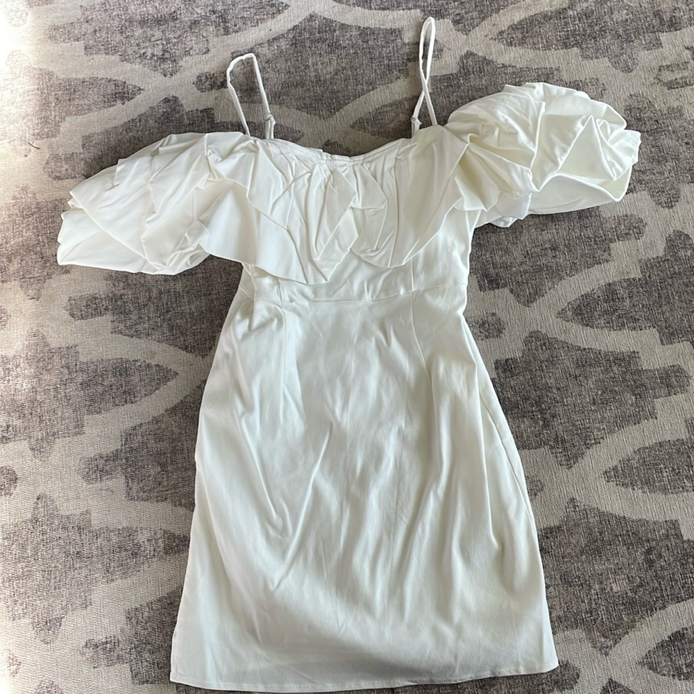 Puff sleeved white mini dress size large